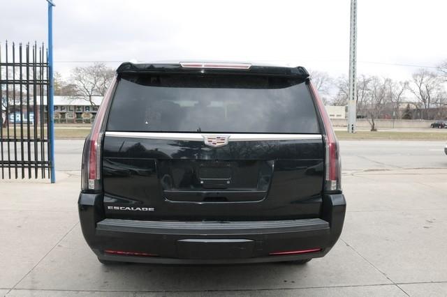Cadillac Escalade ESV 2WD 4dr Platinum 2017