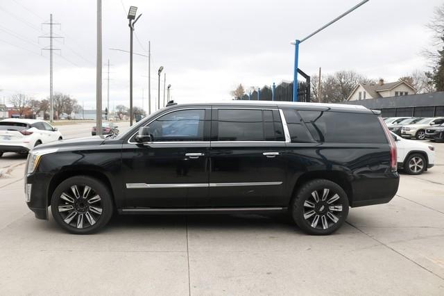 Cadillac Escalade ESV 2WD 4dr Platinum 2017