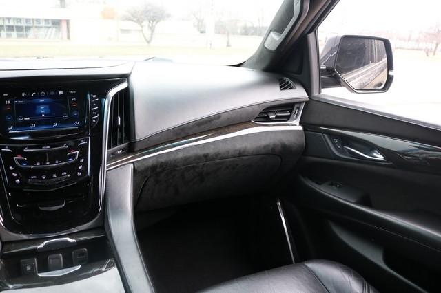 Cadillac Escalade ESV 2WD 4dr Platinum 2017