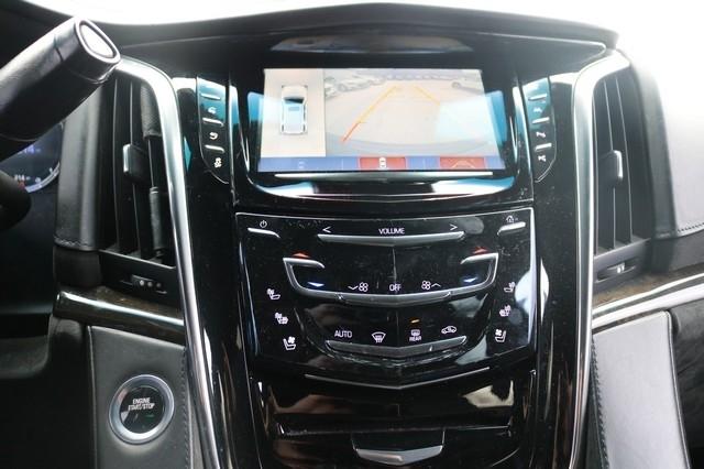Cadillac Escalade ESV 2WD 4dr Platinum 2017