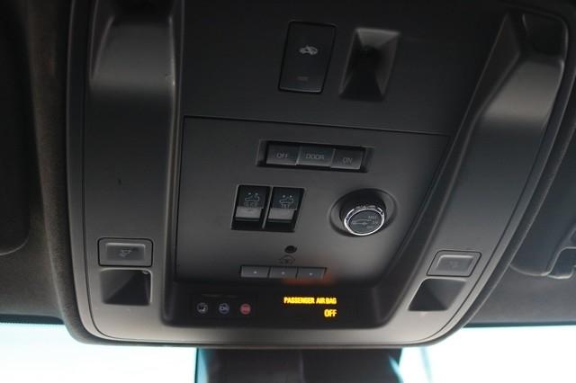 Cadillac Escalade ESV 2WD 4dr Platinum 2017