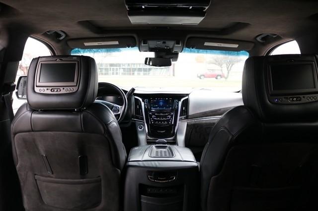 Cadillac Escalade ESV 2WD 4dr Platinum 2017