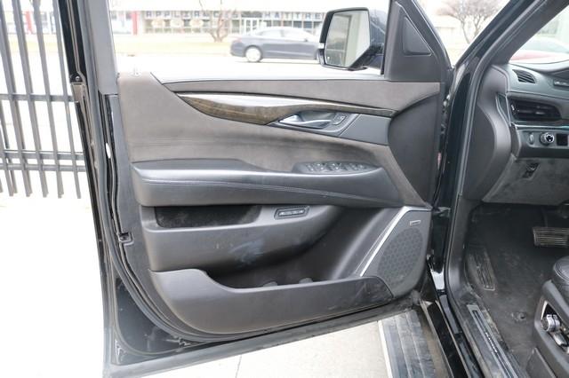 Cadillac Escalade ESV 2WD 4dr Platinum 2017