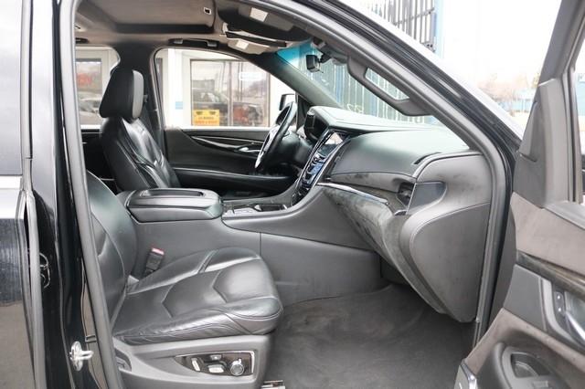 Cadillac Escalade ESV 2WD 4dr Platinum 2017