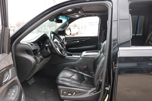 Cadillac Escalade ESV 2WD 4dr Platinum 2017