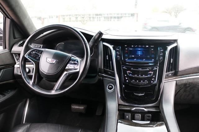 Cadillac Escalade ESV 2WD 4dr Platinum 2017