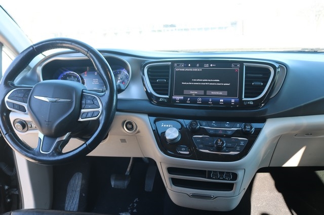 Chrysler Pacifica Touring L FWD 2021