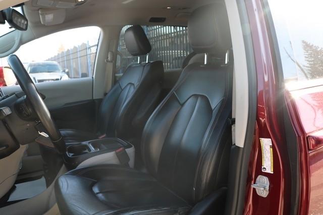 Chrysler Pacifica Touring L FWD 2018