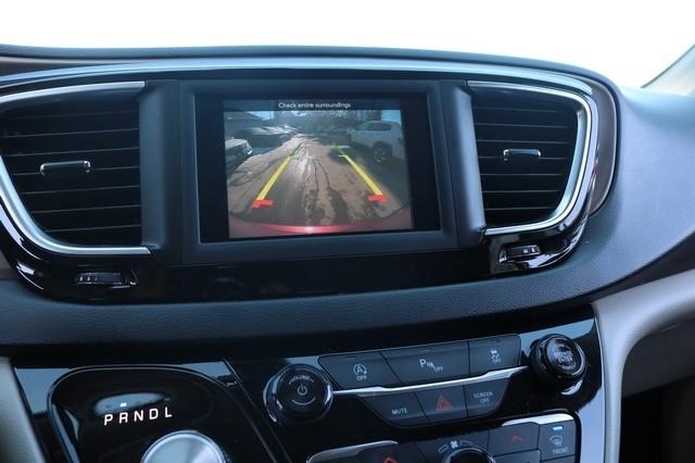 Chrysler Pacifica Touring L FWD 2018