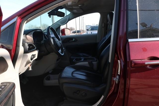 Chrysler Pacifica Touring L FWD 2018