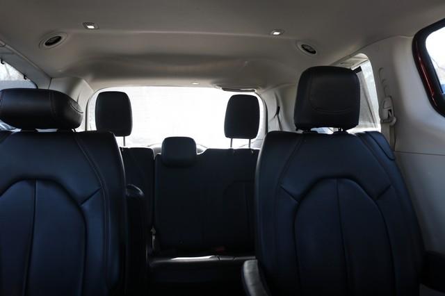 Chrysler Pacifica Touring L FWD 2018