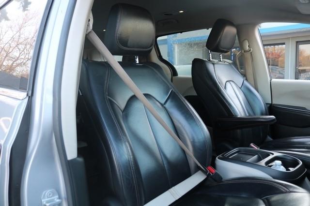 Chrysler Pacifica Touring L FWD 2018