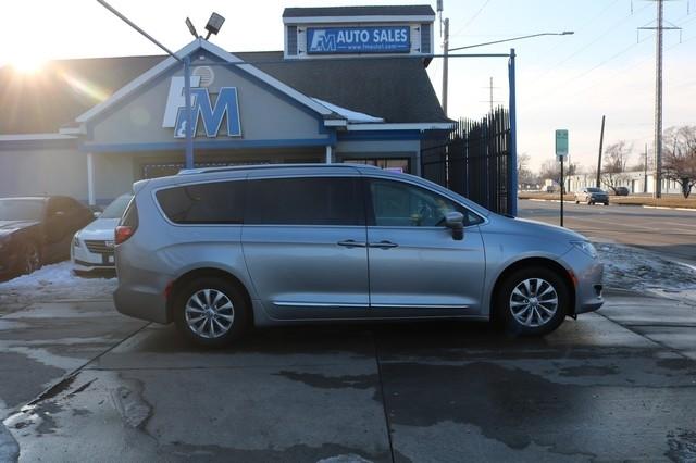 Chrysler Pacifica Touring L FWD 2018