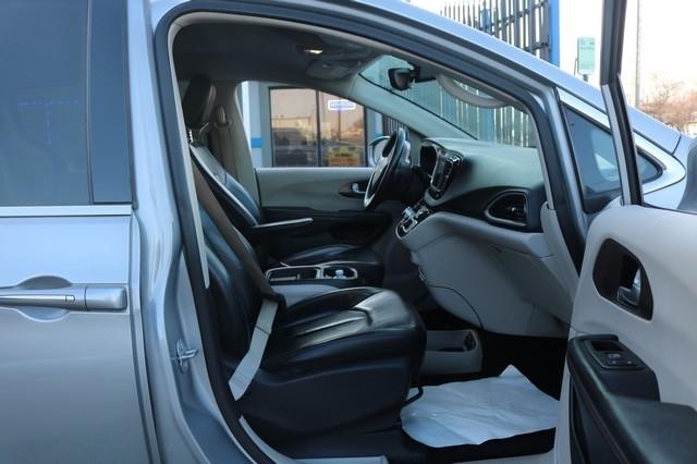 Chrysler Pacifica Touring L FWD 2018