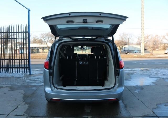 Chrysler Pacifica Touring L FWD 2018