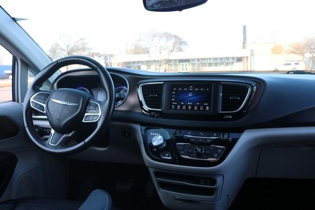 Chrysler Pacifica Touring L FWD 2018