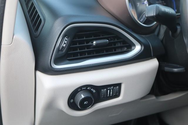 Chrysler Pacifica Touring L FWD 2018