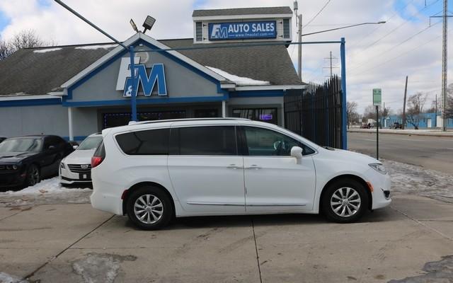 Chrysler Pacifica Touring L FWD 2019