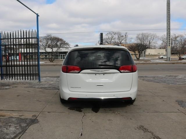 Chrysler Pacifica Touring L FWD 2019