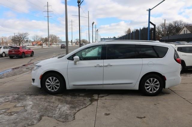 Chrysler Pacifica Touring L FWD 2019