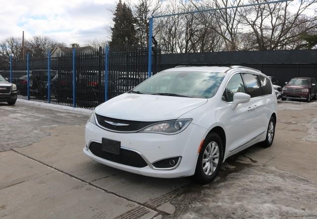 Chrysler Pacifica Touring L FWD 2019