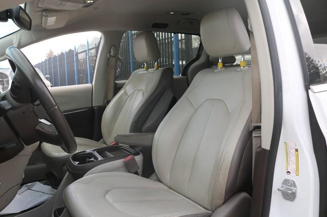 Chrysler Pacifica Touring L FWD 2019