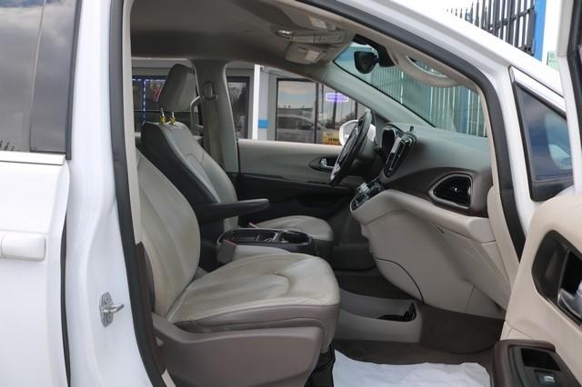 Chrysler Pacifica Touring L FWD 2019