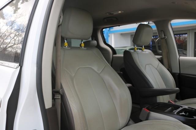 Chrysler Pacifica Touring L FWD 2019