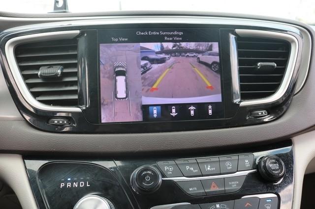 Chrysler Pacifica Touring L FWD 2019