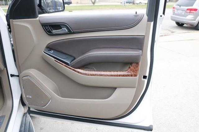 Chevrolet Suburban 4WD 4dr 1500 Premier 2017