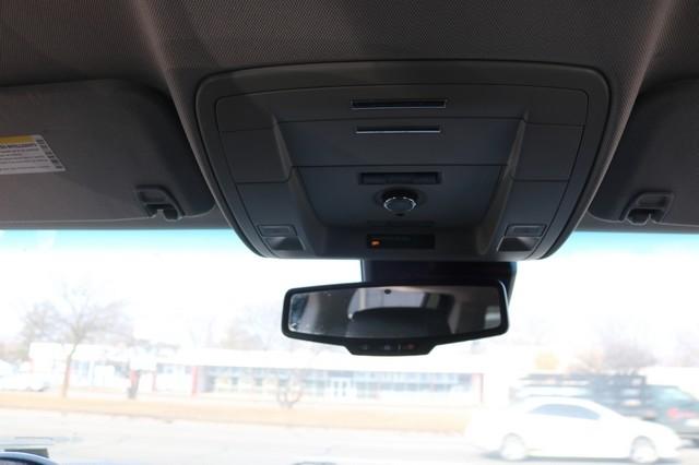 Chevrolet Suburban 4WD 4dr 1500 LT 2019