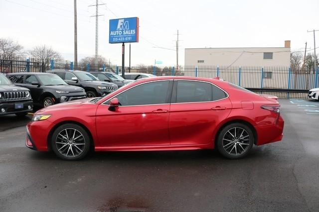 Toyota Camry SE Nightshade Auto (Natl) 2021