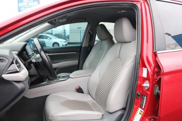 Toyota Camry SE Nightshade Auto (Natl) 2021