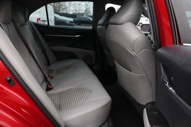 Toyota Camry SE Nightshade Auto (Natl) 2021