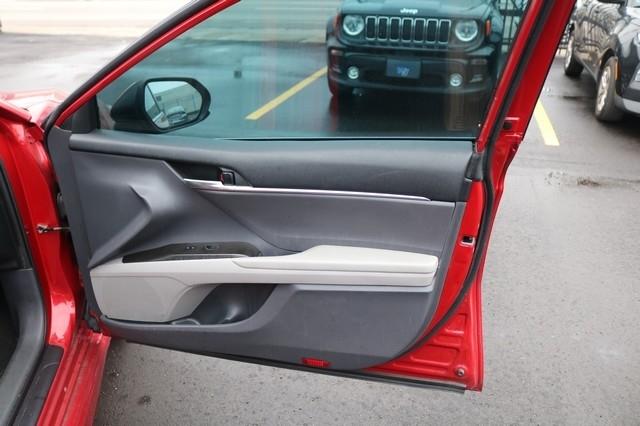 Toyota Camry SE Nightshade Auto (Natl) 2021