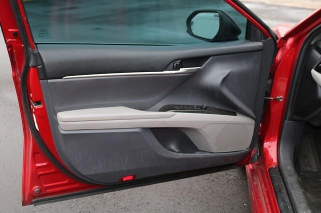 Toyota Camry SE Nightshade Auto (Natl) 2021