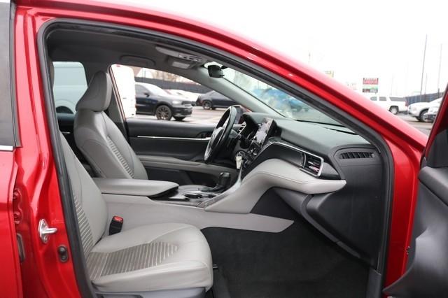 Toyota Camry SE Nightshade Auto (Natl) 2021