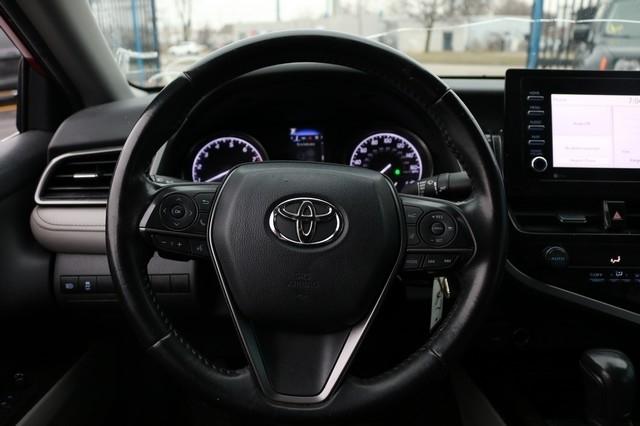Toyota Camry SE Nightshade Auto (Natl) 2021