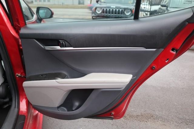 Toyota Camry SE Nightshade Auto (Natl) 2021