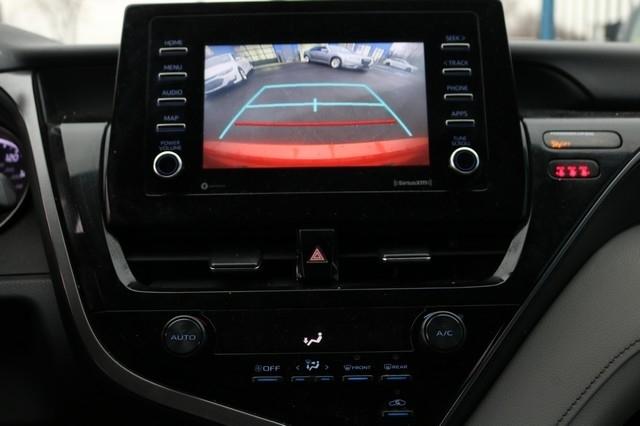 Toyota Camry SE Nightshade Auto (Natl) 2021