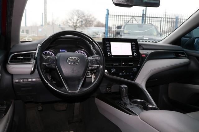 Toyota Camry SE Nightshade Auto (Natl) 2021