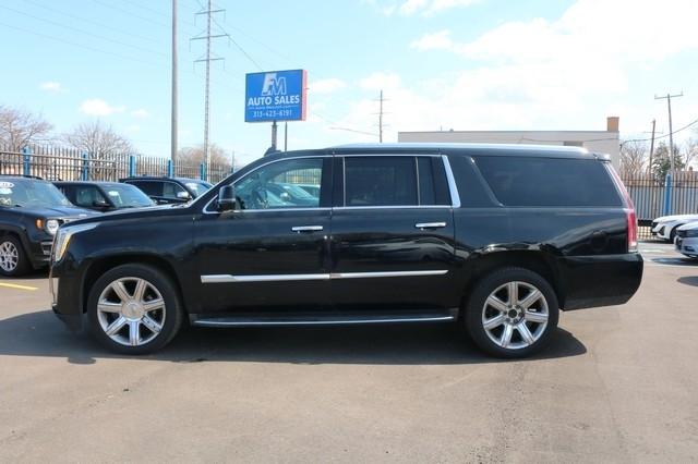 Cadillac Escalade ESV 4WD 4dr Luxury 2017