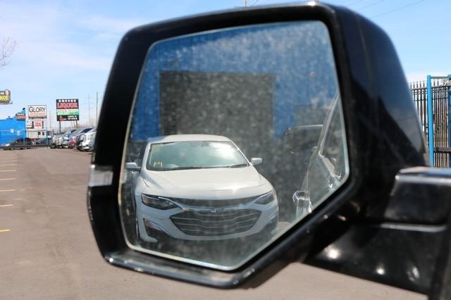 Cadillac Escalade ESV 4WD 4dr Luxury 2017