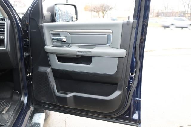 RAM 1500 4WD Crew Cab 140.5" Big Horn 2016