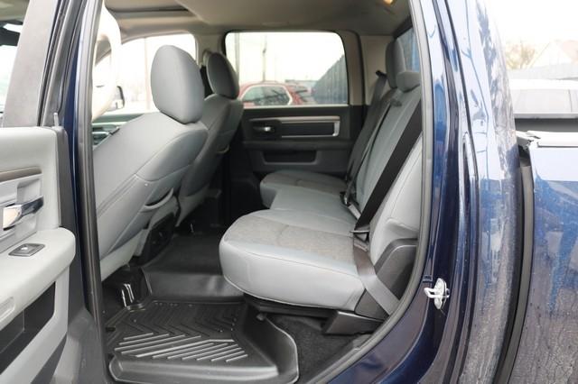 RAM 1500 4WD Crew Cab 140.5" Big Horn 2016