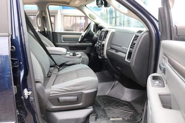 RAM 1500 4WD Crew Cab 140.5" Big Horn 2016