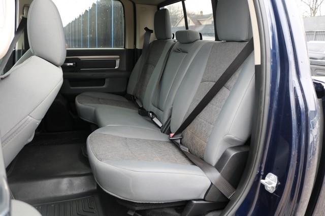 RAM 1500 4WD Crew Cab 140.5" Big Horn 2016