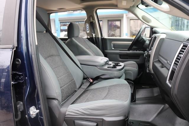 RAM 1500 4WD Crew Cab 140.5" Big Horn 2016