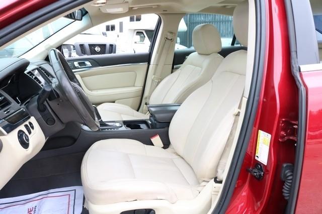 Lincoln MKS 4dr Sdn 3.7L AWD 2013