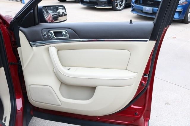 Lincoln MKS 4dr Sdn 3.7L AWD 2013